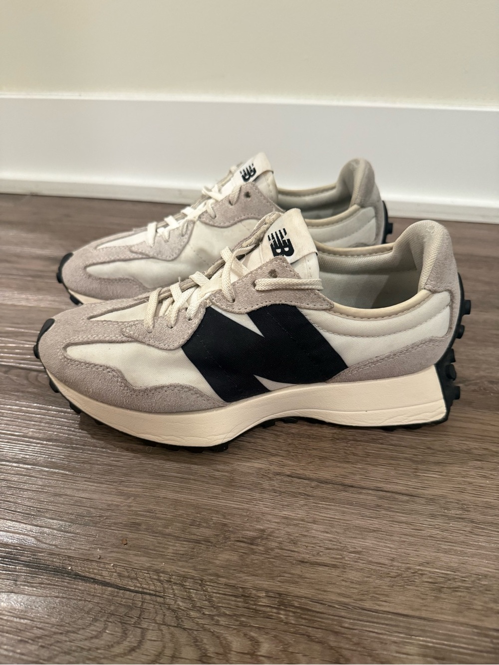 New Balance 327 Sea Salt Black Cream & Black Sneakers